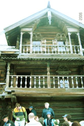 Дом крестьянина Ошевнева:светелка и балкон-гульбище