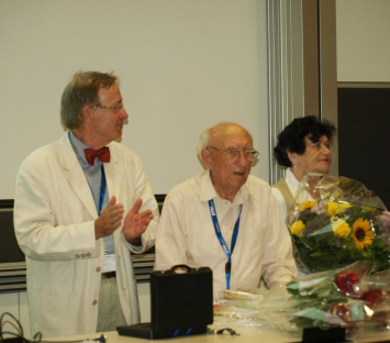 2011 Цюрих. Церемония вручения премии EATCS Award. Слева направо Burkhard Monien - Президент EATCS, Б.А. и Б.И.Трахтенброт