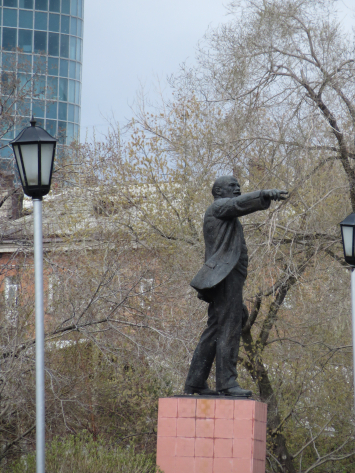 Памятник Ленину - копия того, что стоит в Смольном
